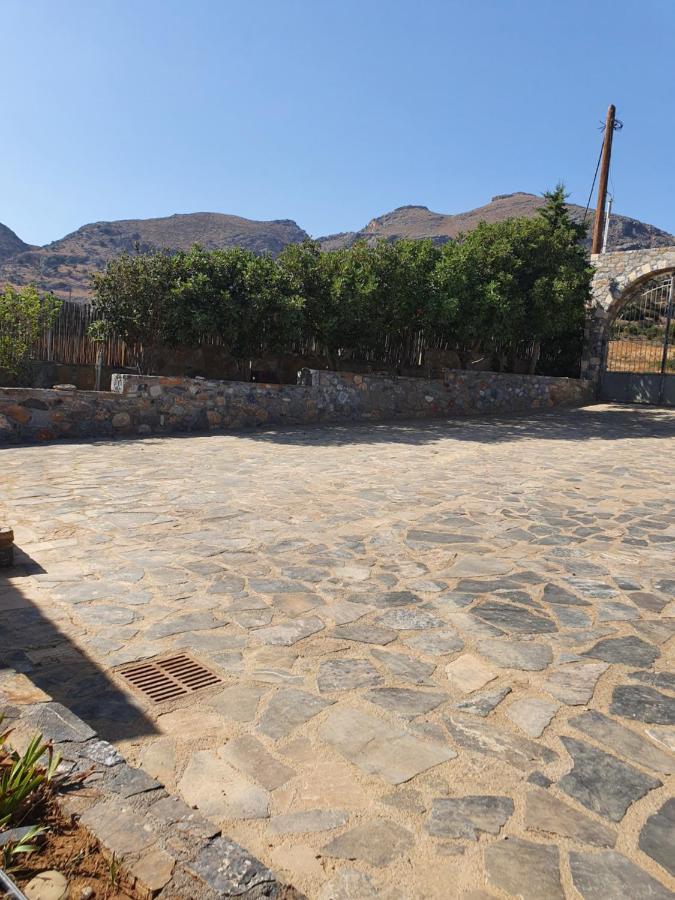 Villa Petrino Tsoútsouros Eksteriør bilde
